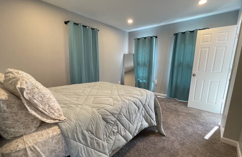Downtown Baltimore Casa | Completely remodeled 4 bedrooms 2-5 baths with parking