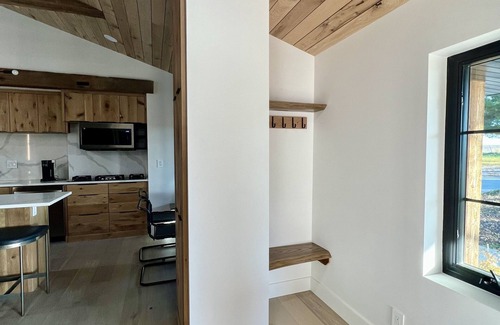Orange Prairie Casa | Completely remodeled luxury 3 bedroom, 3 bathroom House in quiet country setting