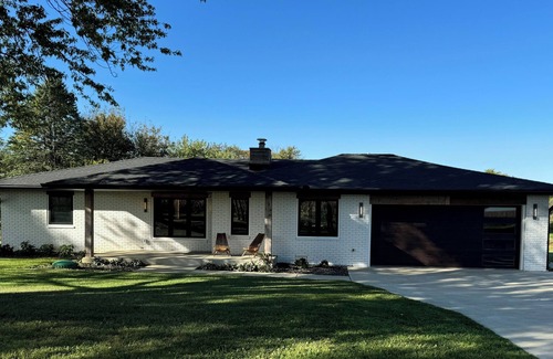 Orange Prairie Casa | Completely remodeled luxury 3 bedroom, 3 bathroom House in quiet country setting