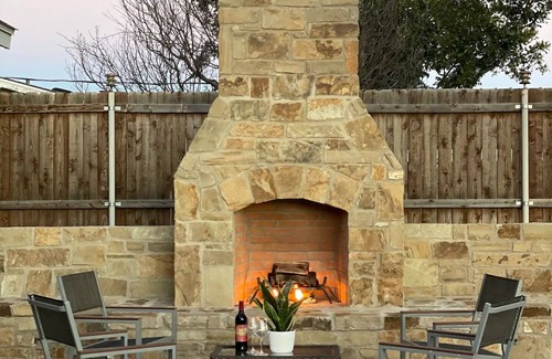 San Angelo Casa | Completely Remodeled home walking distance to the Coliseum & Spur Arena