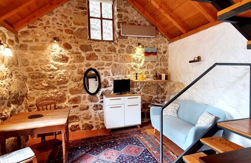 Celina Cabaña | Pequeña casa de piedra completamente renovada con vista al mar cerca de Split