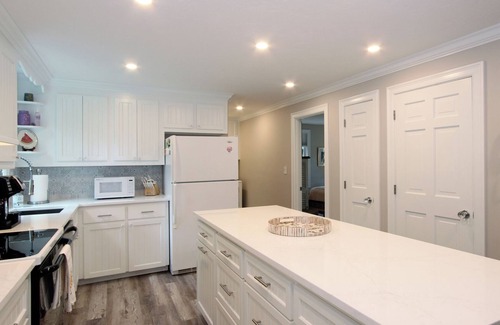 Bourne Casa | COMPLETELY RENOVATED JEWEL BY THE SEA.