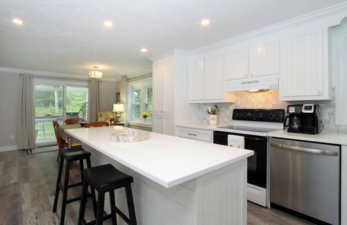 Bourne Casa | COMPLETELY RENOVATED JEWEL BY THE SEA.