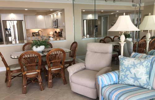 Briarcliffe Acres Condominio | Completamente renovado 3BR Direct Oceanfront Granite Kitchen & Baths. Casillero de playa