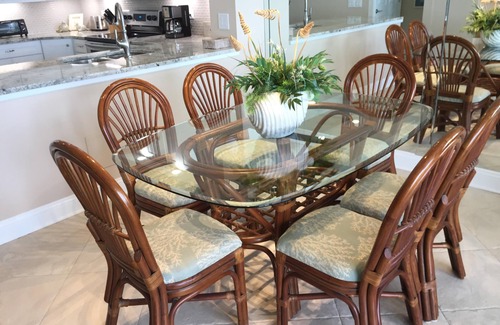 Briarcliffe Acres Condominio | Completamente renovado 3BR Direct Oceanfront Granite Kitchen & Baths. Casillero de playa