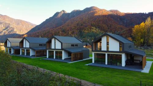 Brezoi Complejo | Complex Lunlo Village
