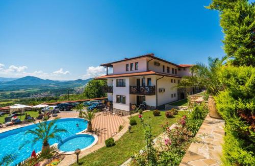 Elena Complejo | Complex Panorama