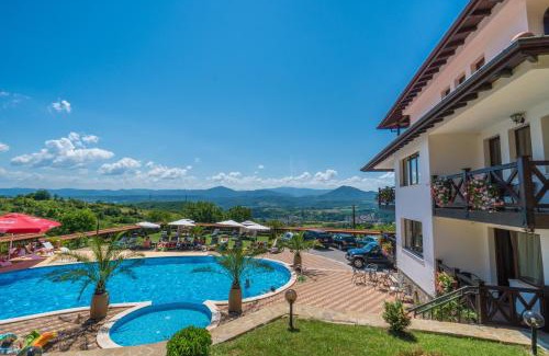 Elena Complejo | Complex Panorama