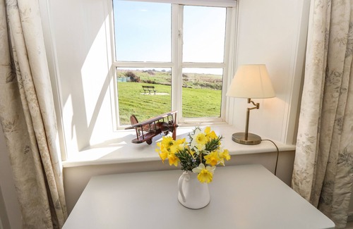 Newport Cabaña | Compton Grange