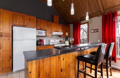 Petite-Riviere-Saint-Francois Apartamento | Condo 120H - Nature Retreat with River Views