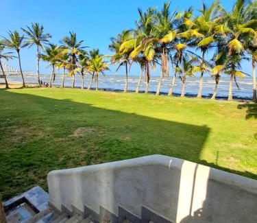 Tucacas Apartamento | Con Vista al Mar y Terraza Privada, Céntrico