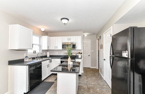 Noblesville Casa | Concert & Sports Hub | 3BR Sleeps 8