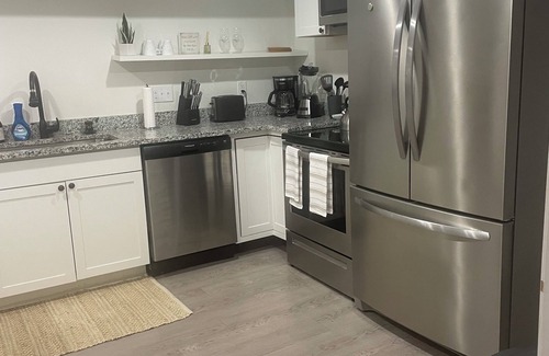 Concord Casa | Concord Private Guest Suite - 5 Mins to Atrium & Downtown