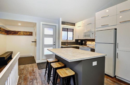 Stoneham Apartamento | Condo 10 Chemin des Alpages by Les Chalets Alpins