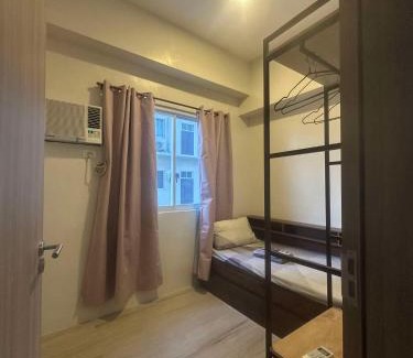 Lapu-Lapu Apartamento | Condo - 2 Bedrooms Family with Balcony