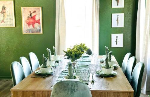 Russell Casa | Condo 2bd2bagrilllaundry-10pp-pet Friendly