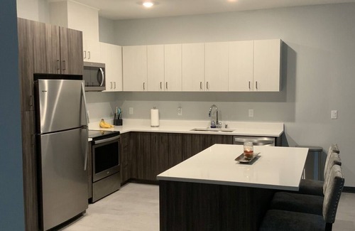 West Allis Apartamento | Condo Apartment