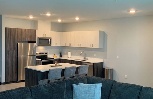 West Allis Apartamento | Condo Apartment