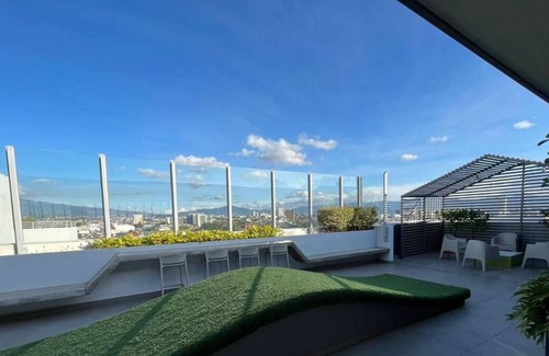 Cinco Esquinas Condominio | Condo aptm / Pool, gym, sauna, Pet Friendly / 5 min San José