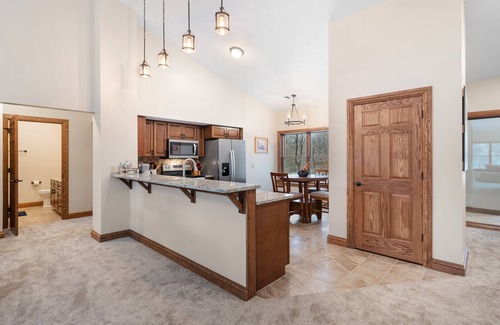 Hidden Valley Condominio | Condo at Hidden Valley - New Construction