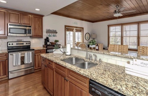 Dadeville Condominio | CONDO at The Village - Lake Martin