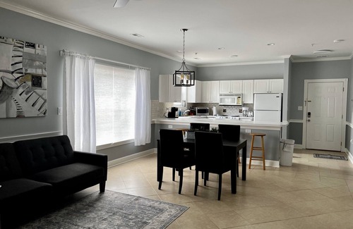 Charlotte Condominio | Condo at UNCC