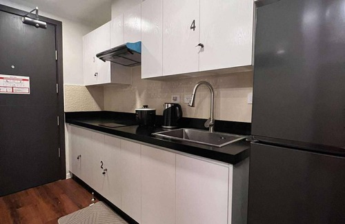 Poblacion District Condominio | Condo Bed Space for Solo Travelers, Reviewers and Exam Takers!