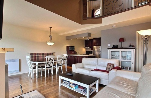 Bromont Apartamento | Condo for rent in Bromont on the slopes!