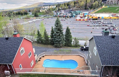 Bromont Apartamento | Condo for rent in Bromont on the slopes!
