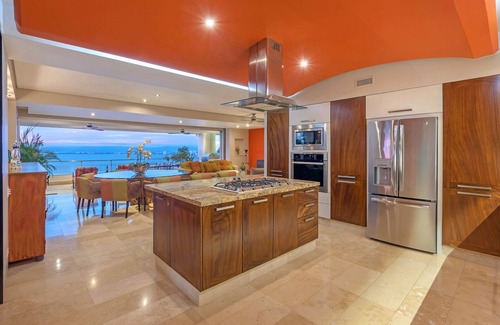 Conchas Chinas Condominio | Condo, 3 hab magnífico con vistas a la Bahía de Banderas. Puestas de sol y fuegos artificiales diarias !!