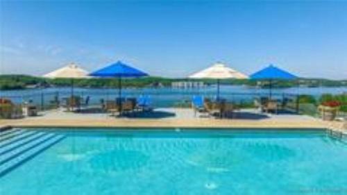 Lakeland Apartamento | Condo, HOA pool, close to Bagnell Dam, amazing views