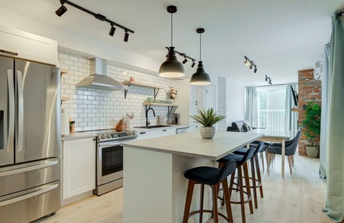 Bromont Apartamento | Condo in a building suite 203