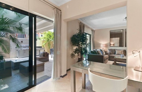 Gold Coast Apartamento | Condo in Luxury Resort - Casa Palmera by Bocobay
