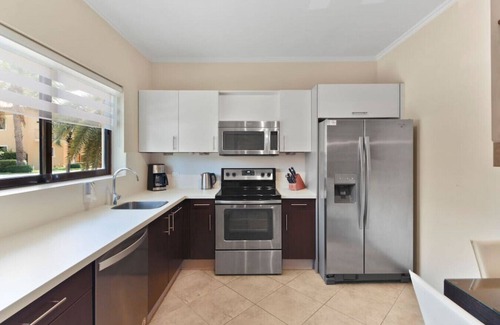 Gold Coast Apartamento | Condo in Luxury Resort - Casa Palmera by Bocobay