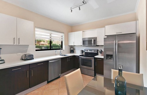 Gold Coast Apartamento | Condo in Luxury Resort - Casa Palmera by Bocobay