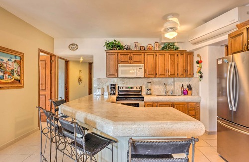 Centro Condominio | Condo in Plaza Nautica < 1 Mile to The Arch!