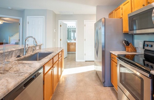 St. James Condominio | Condo in St James in Southport - Great amenities!