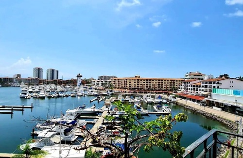 Marina Vallarta Hotel | CONDO MR BY TRVL2HM