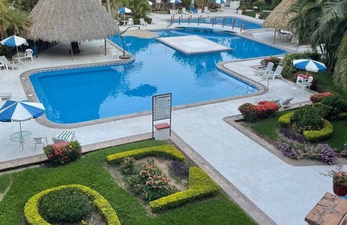 Marina Vallarta Hotel | CONDO MR BY TRVL2HM