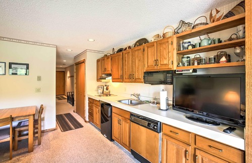Mancelona Condominio | Pintoresco condominio de Mancelona en la base de Schuss Mtn!