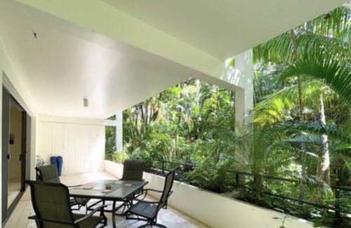 Kuliouou - Kalani Iki Condominio | Condo on the Beach (Kahala) 1 bedroom "March & April" ***Special Rates***