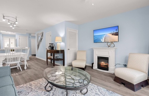 North Charleston Condominio | Condo overlooking Pond