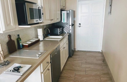 Galveston Condominio | Condo right on the beach! Stunning seventh floor views!