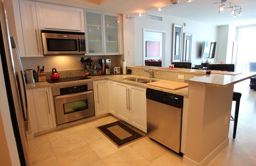 Lauderdale Beach Condominio | Condominio Stps Off Beach W / Spa Services ¡ALQUILERES MENSUALES SOLAMENTE!