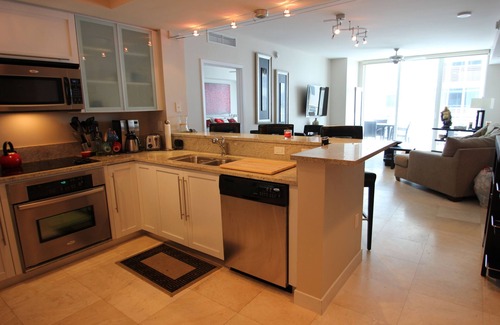 Lauderdale Beach Condominio | Condominio Stps Off Beach W / Spa Services ¡ALQUILERES MENSUALES SOLAMENTE!