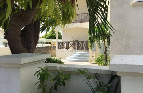 St. Lawrence Gap Apartamento | Condo Suites cerca de la playa de Dover y vida nocturna en St. Lawrence Gap