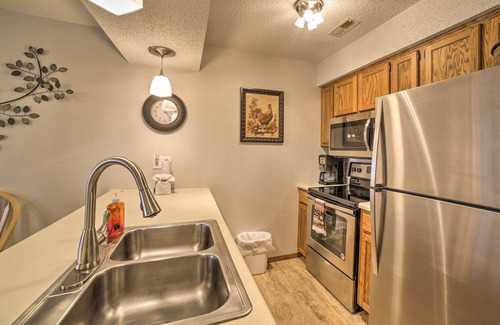 Notch Estates Condominio | ¡NUEVO! Acogedor condominio 2mi de Silver Dollar City!