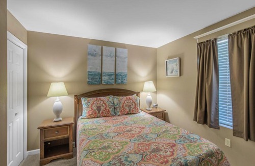 Orange Beach Casa | Condo w Pool Across The Beach-Grand Caribbean-402
