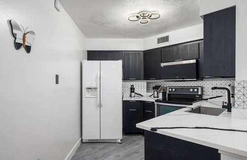 Ventura Casa | Condo w/ Pool + Gym + Golf + Jacuzzi + Game Areas!