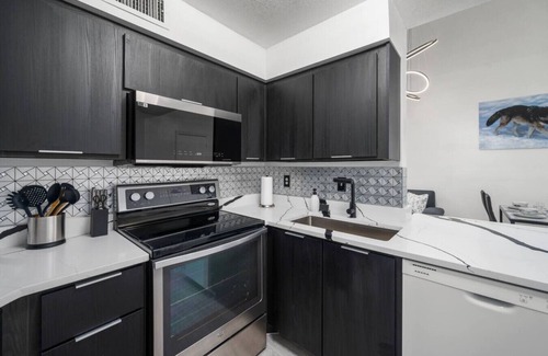 Ventura Casa | Condo w/ Pool + Gym + Golf + Jacuzzi + Game Areas!